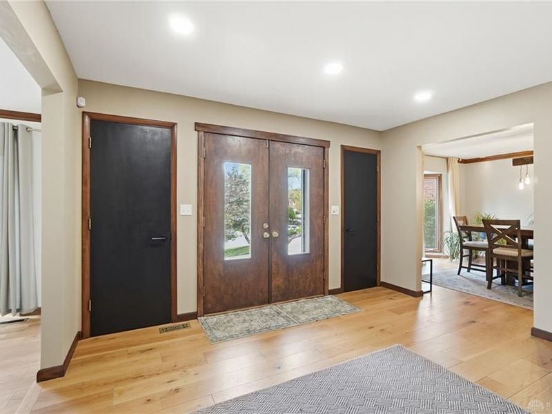 5082 Jameswood Circle, Kettering, OH 45429 Photo 8