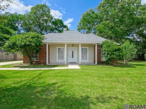 32553 Magnolia St, Denham Springs, LA 70706