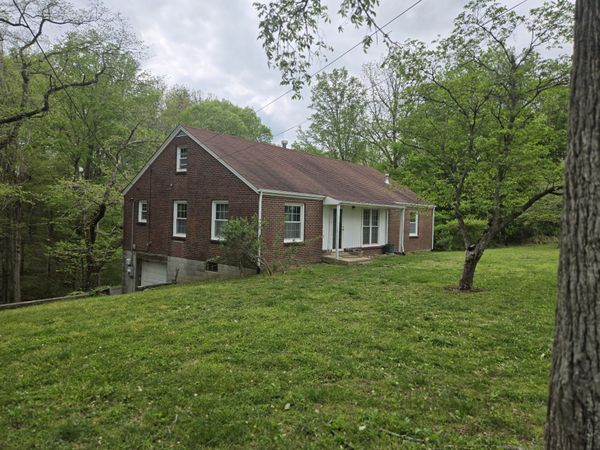 2034 Lake Rd, Greenbrier, TN 37073