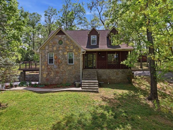 2105 Alpine Dr, Columbia, TN 38401