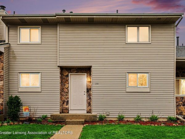 917 Brookside Drive, Grand Ledge, MI 48837