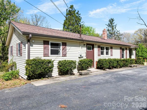 203 Dundee Street , Hendersonville, NC 28791