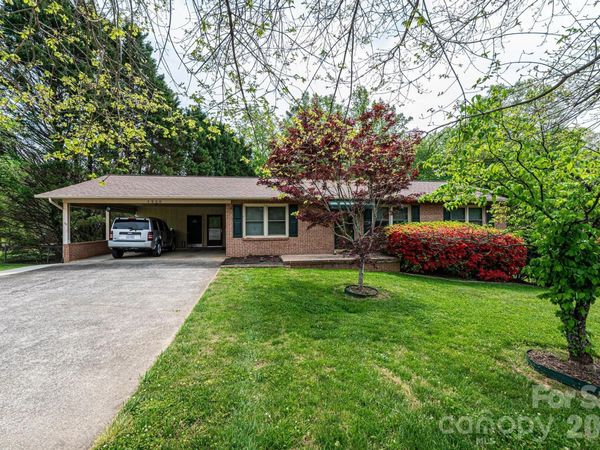 1250 21st Avenue NE, Hickory, NC 28601