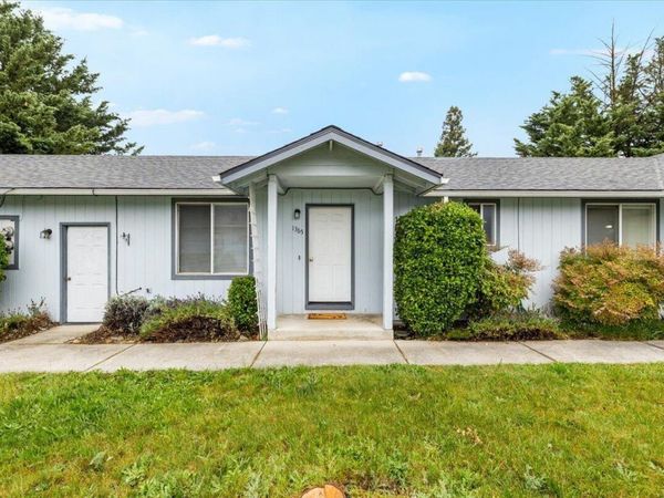 1365 SW Sun Glo Drive, Grants Pass, OR 97527