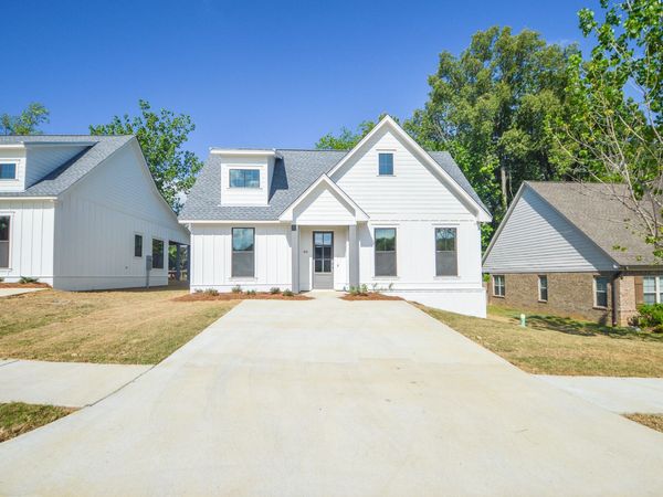 88 Molly, Starkville, MS 39759