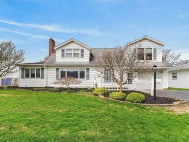 131 Shadowbrook Drive, Rochester, NY 14616