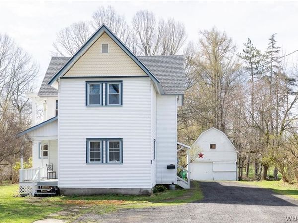 52 Woodward Avenue , Springville, NY 14141