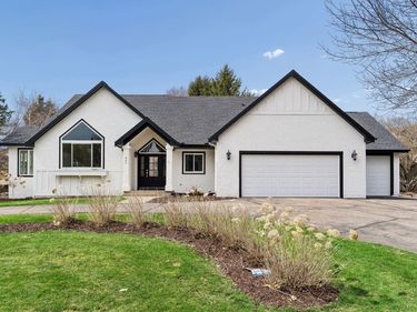 901 Mendakota Court, Mendota Heights, MN 55120