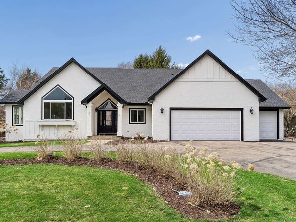 901 Mendakota Court, Mendota Heights, MN 55120