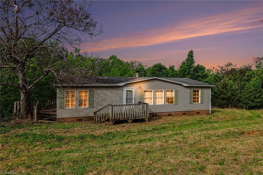 1376 Harris Road, Walnut Cove, NC 27052 Main Photo