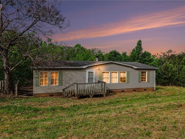 1376 Harris Road , Walnut Cove, NC 27052