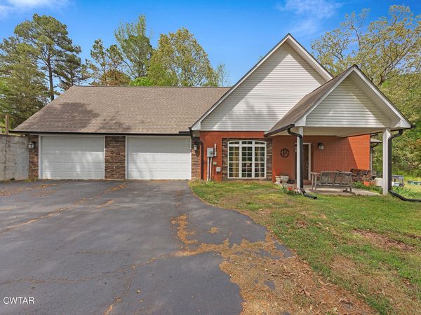 1033 Tennessee 18 , Medon, TN 38356