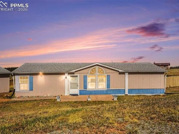 301 E Longbow Drive, Divide, CO 80814