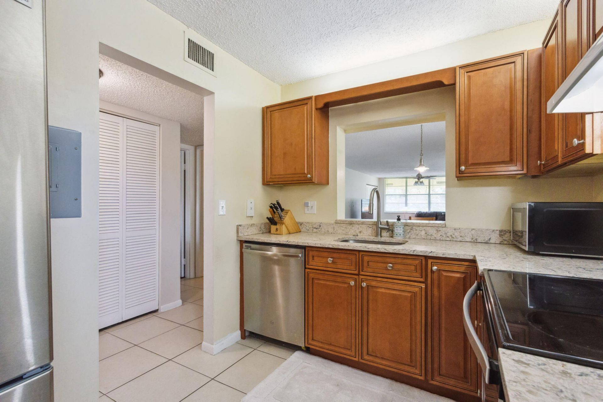 2825 SW 22nd Avenue, Unit 201, Delray Beach, FL 33445 Photo