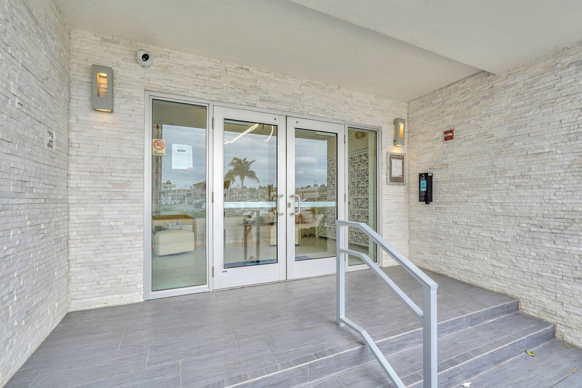 1701 S Ocean Drive, Unit 203, Hollywood, FL 33019 Photo