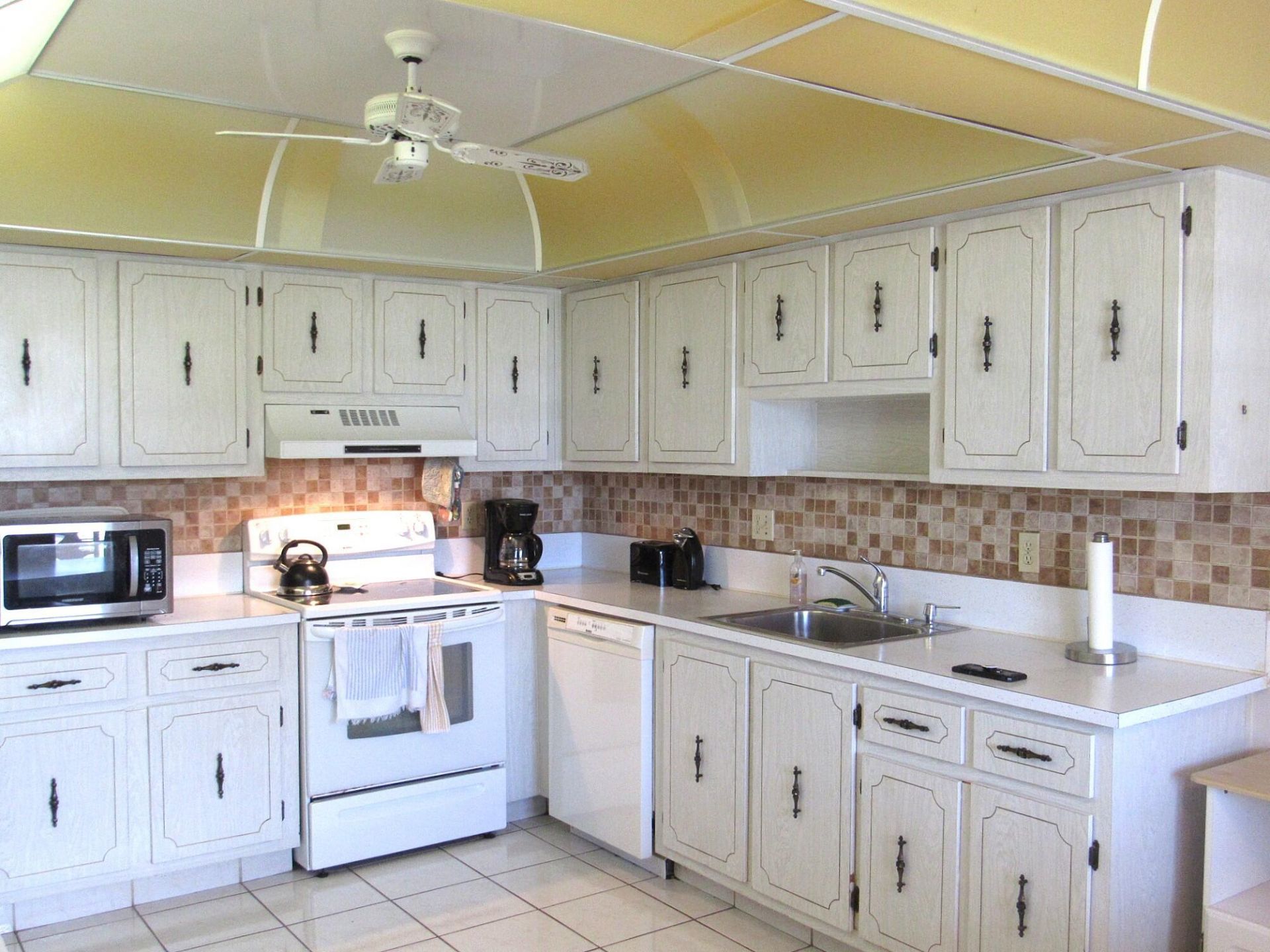 1830 NW 18th Street, Unit 201, Delray Beach, FL 33445 Photo