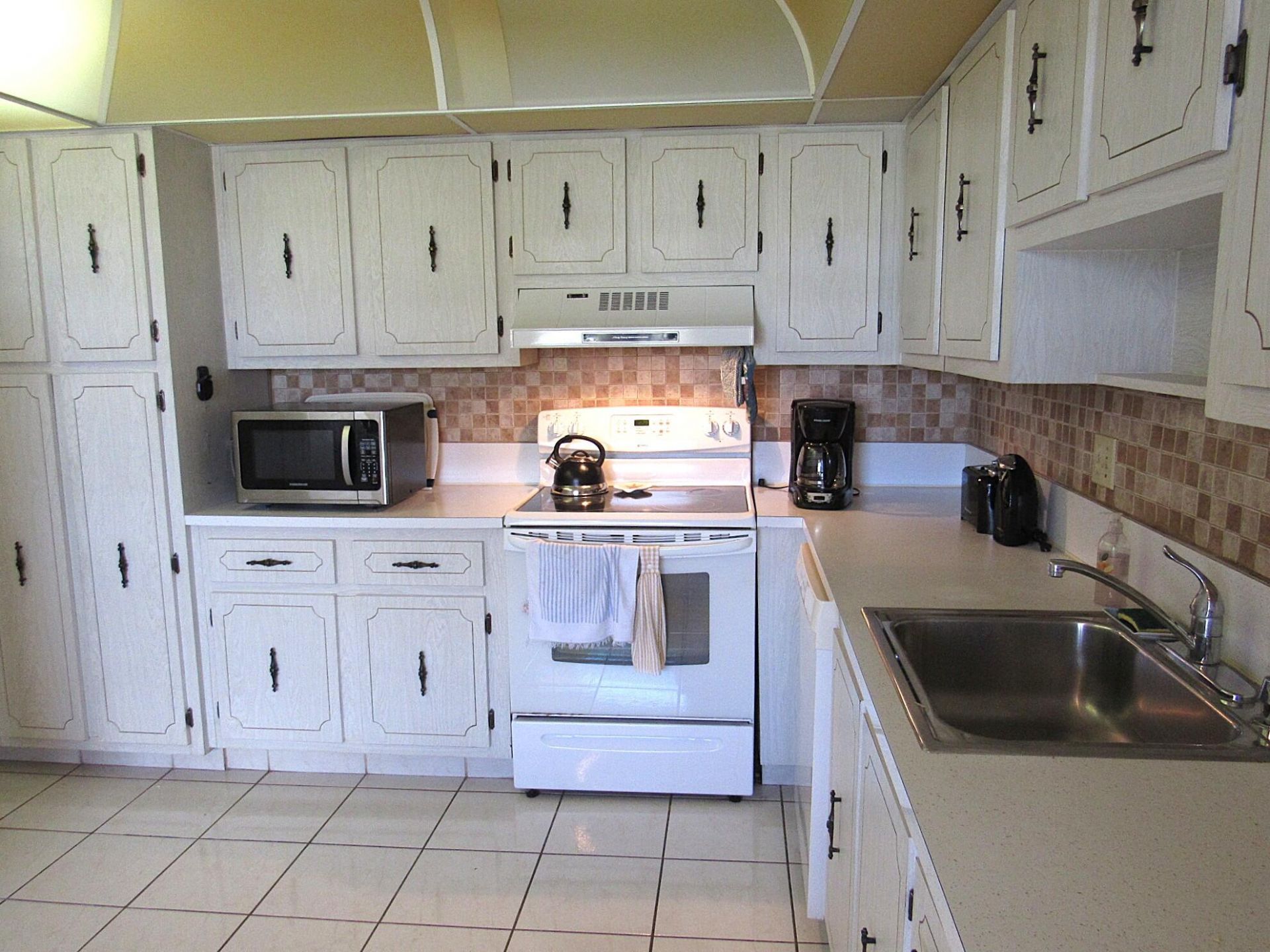 1830 NW 18th Street, Unit 201, Delray Beach, FL 33445 Photo