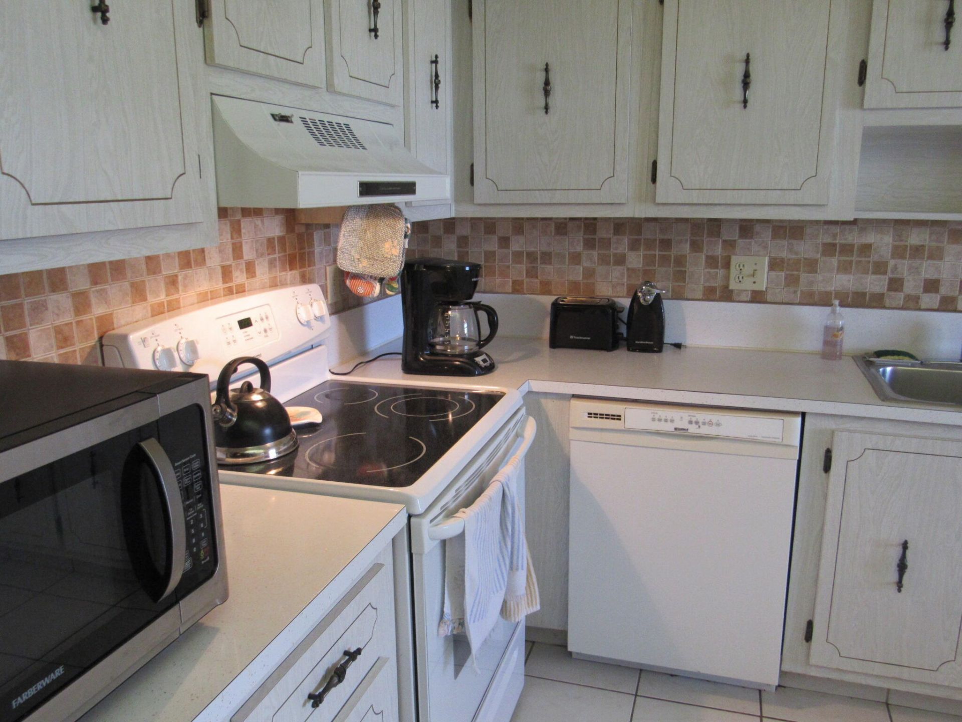 1830 NW 18th Street, Unit 201, Delray Beach, FL 33445 Photo