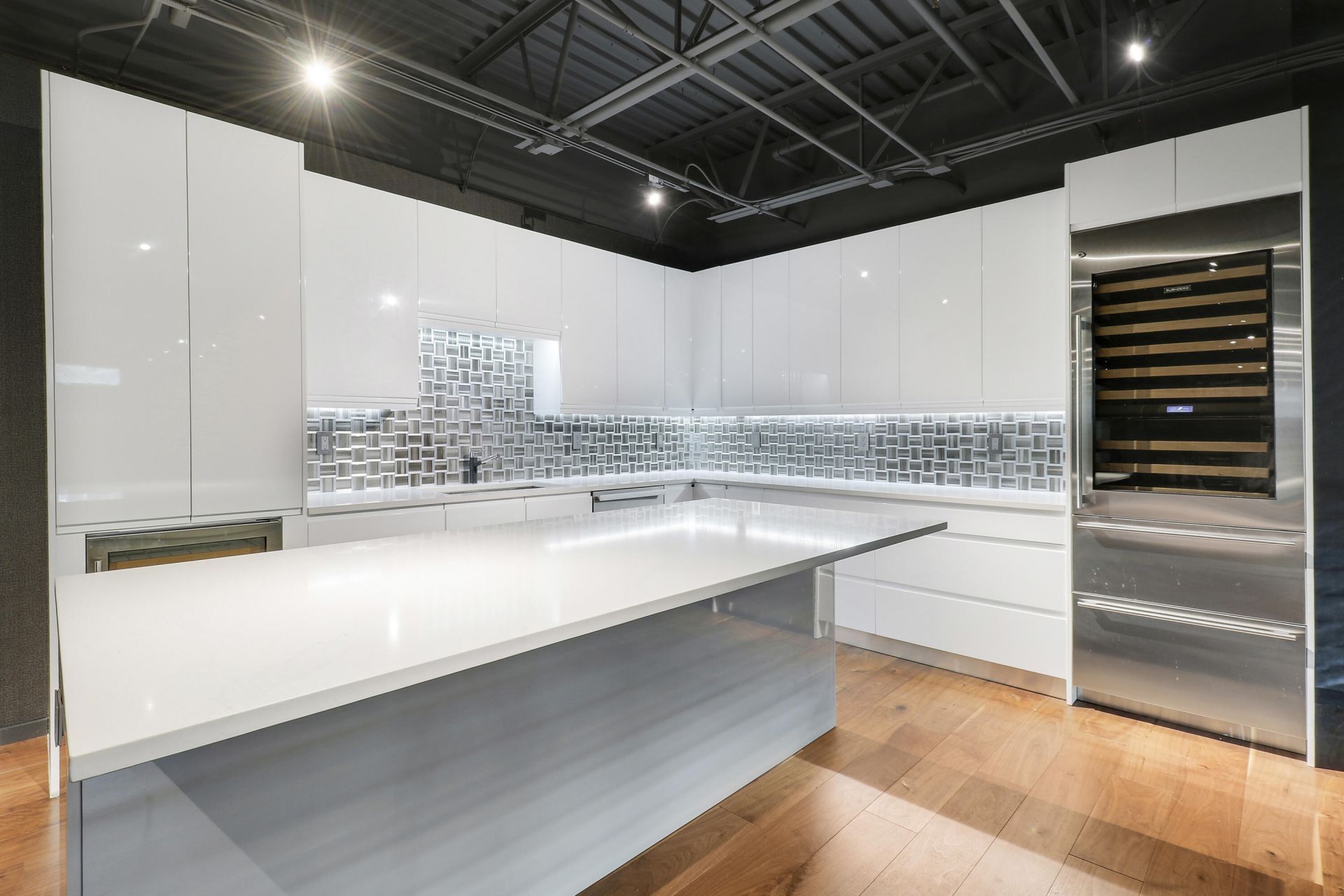 7210 Haverhill Business Parkway, Unit 31 & 32, Riviera Beach, FL 33407 Photo