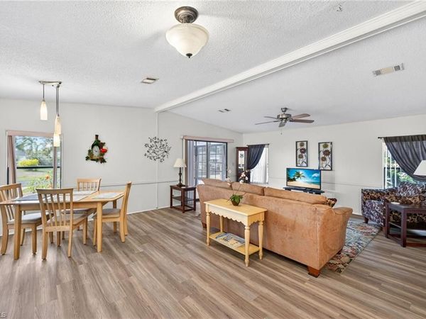 10220 Wales LOOP, BONITA SPRINGS, FL 34135