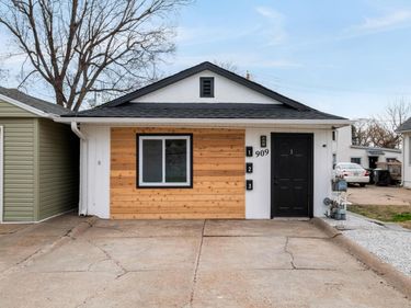 909 AVENUE G, COUNCIL BLUFFS, IA 51503