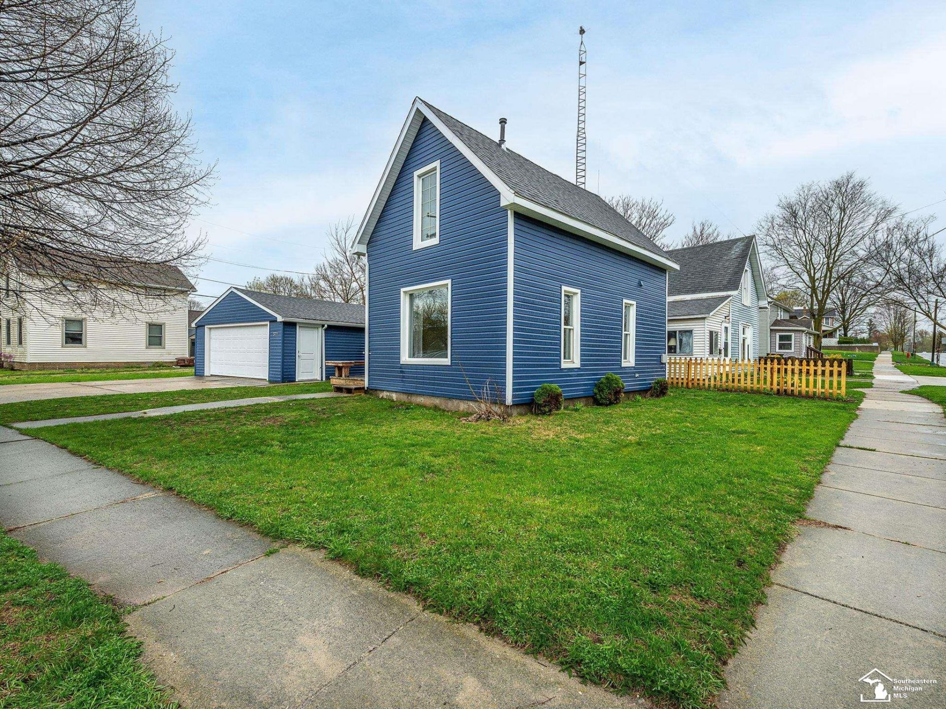 371 Washington Street, Dundee, MI 48131 Main Photo