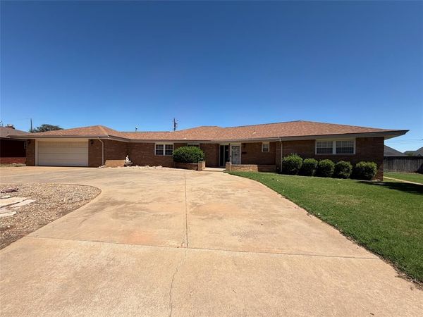 1308 Grandview Drive, Weatherford, OK 73096