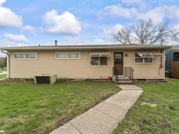 636 11th Street, Nevada, IA 50201