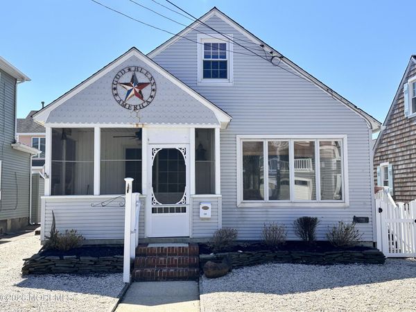 118 E Maryland Avenue, Long Beach Twp, NJ 08008