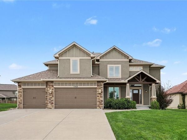 12706 S Laci Circle, Lee's Summit, MO 64086