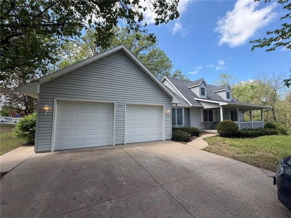 707 Angus Lane, Knob Noster, MO 65336