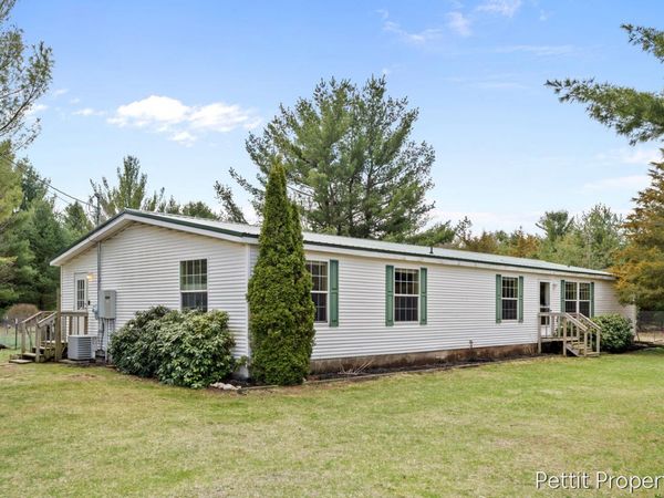 4584 E Valeries Way Street, Newaygo, MI 49337