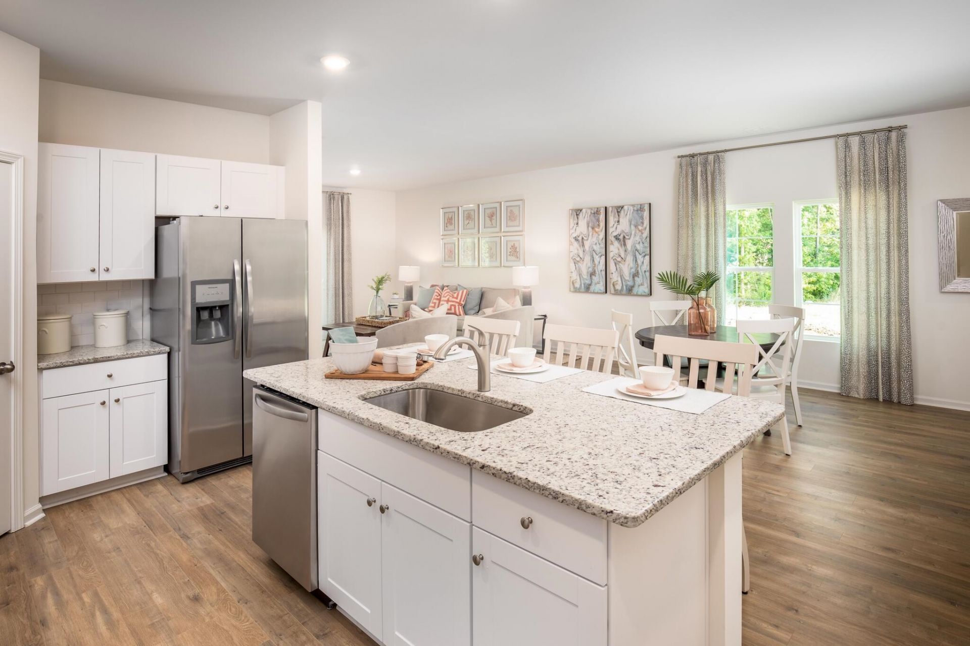 352 Sweet Vernal St  Photo 7