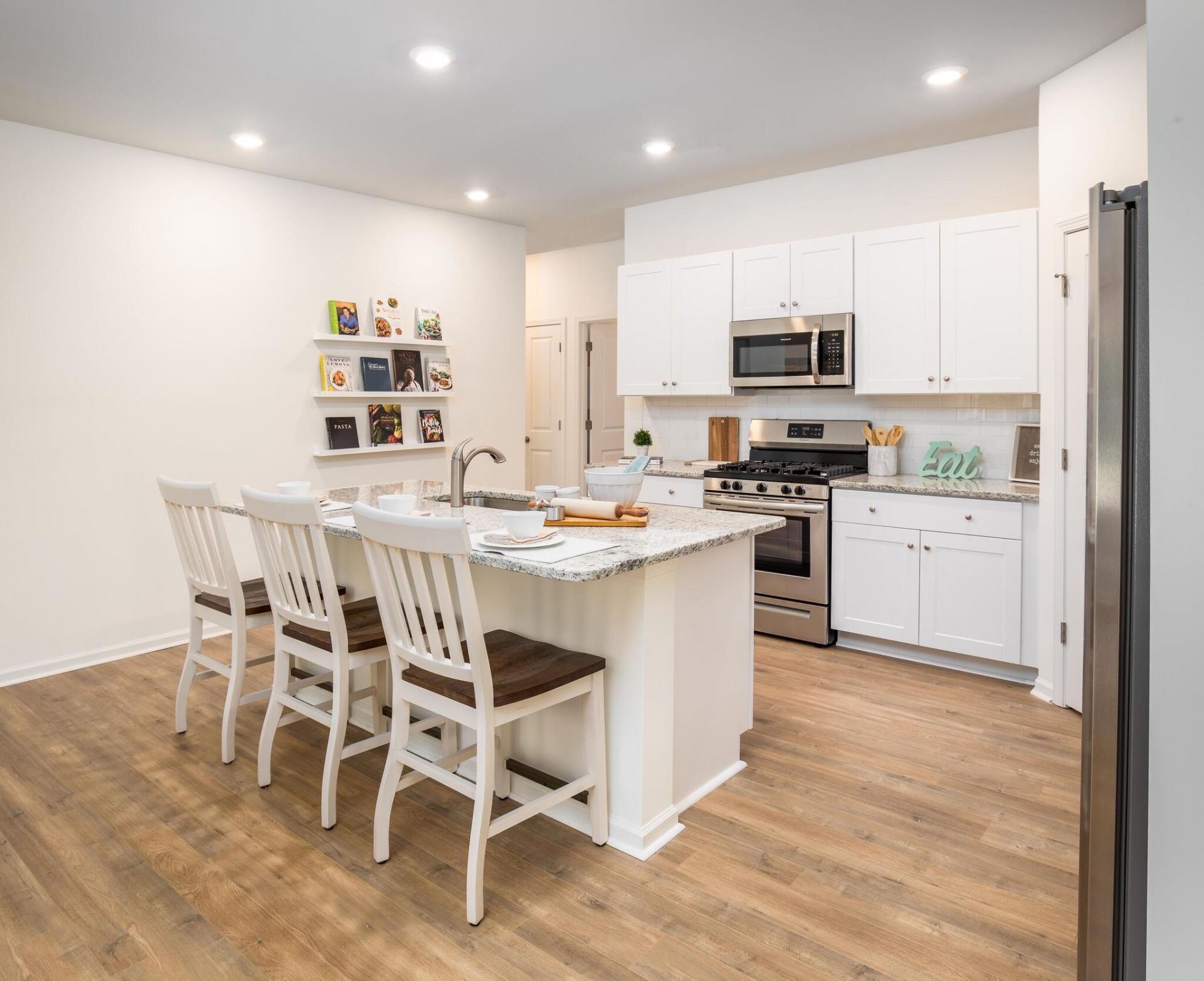 352 Sweet Vernal St  Photo 8