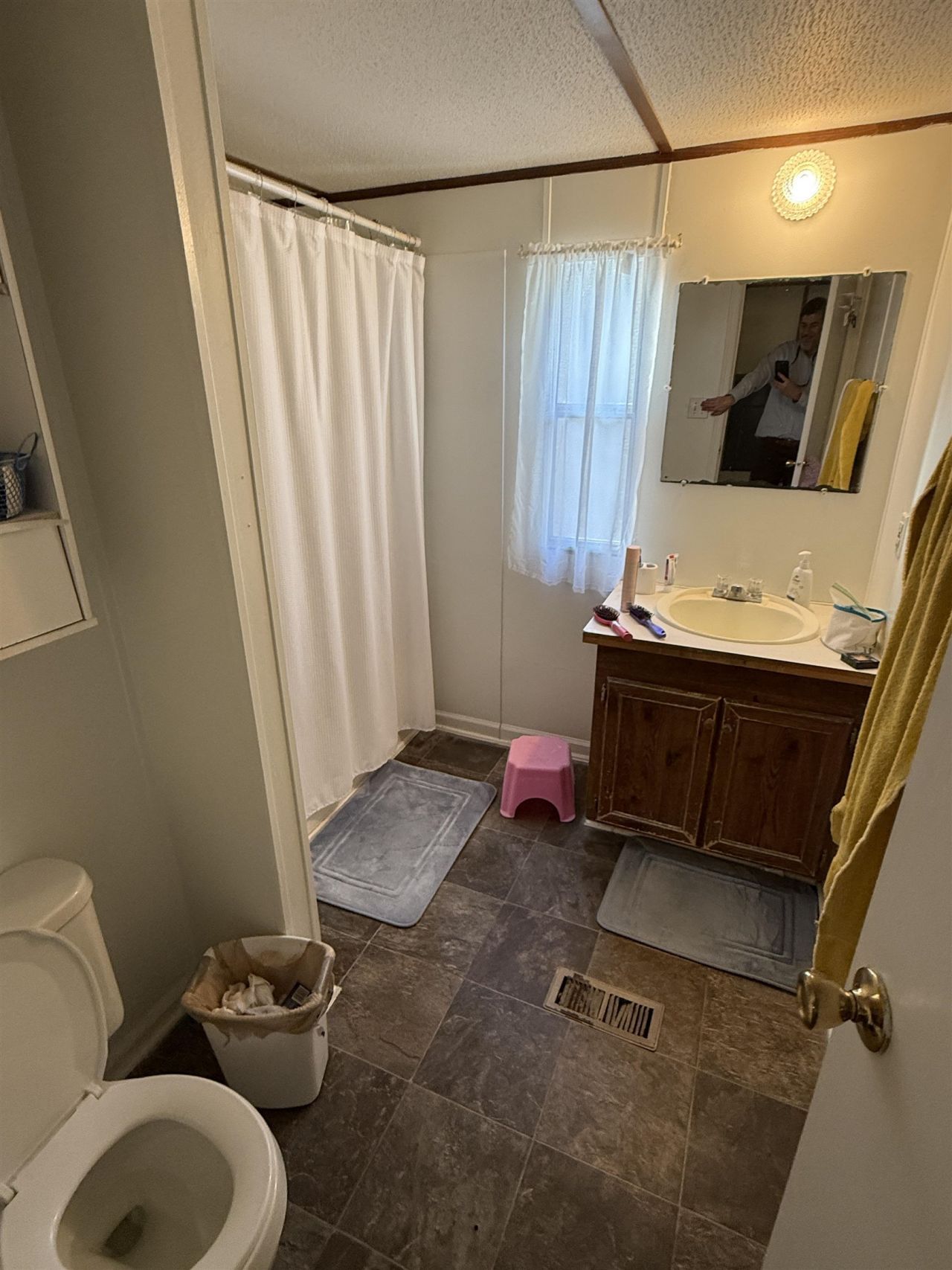 869 Hilander Dr. Photo 11