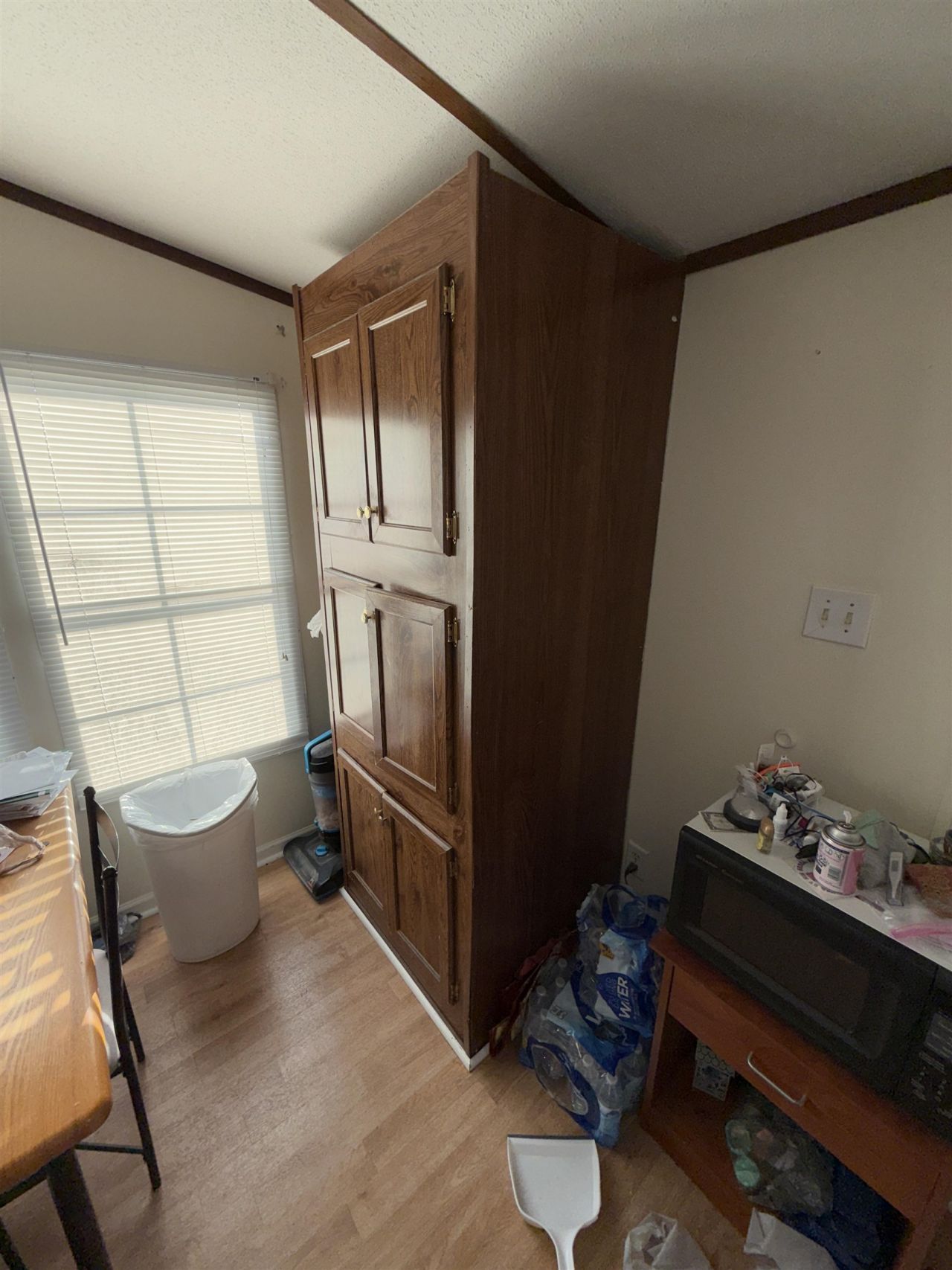 869 Hilander Dr. Photo 9