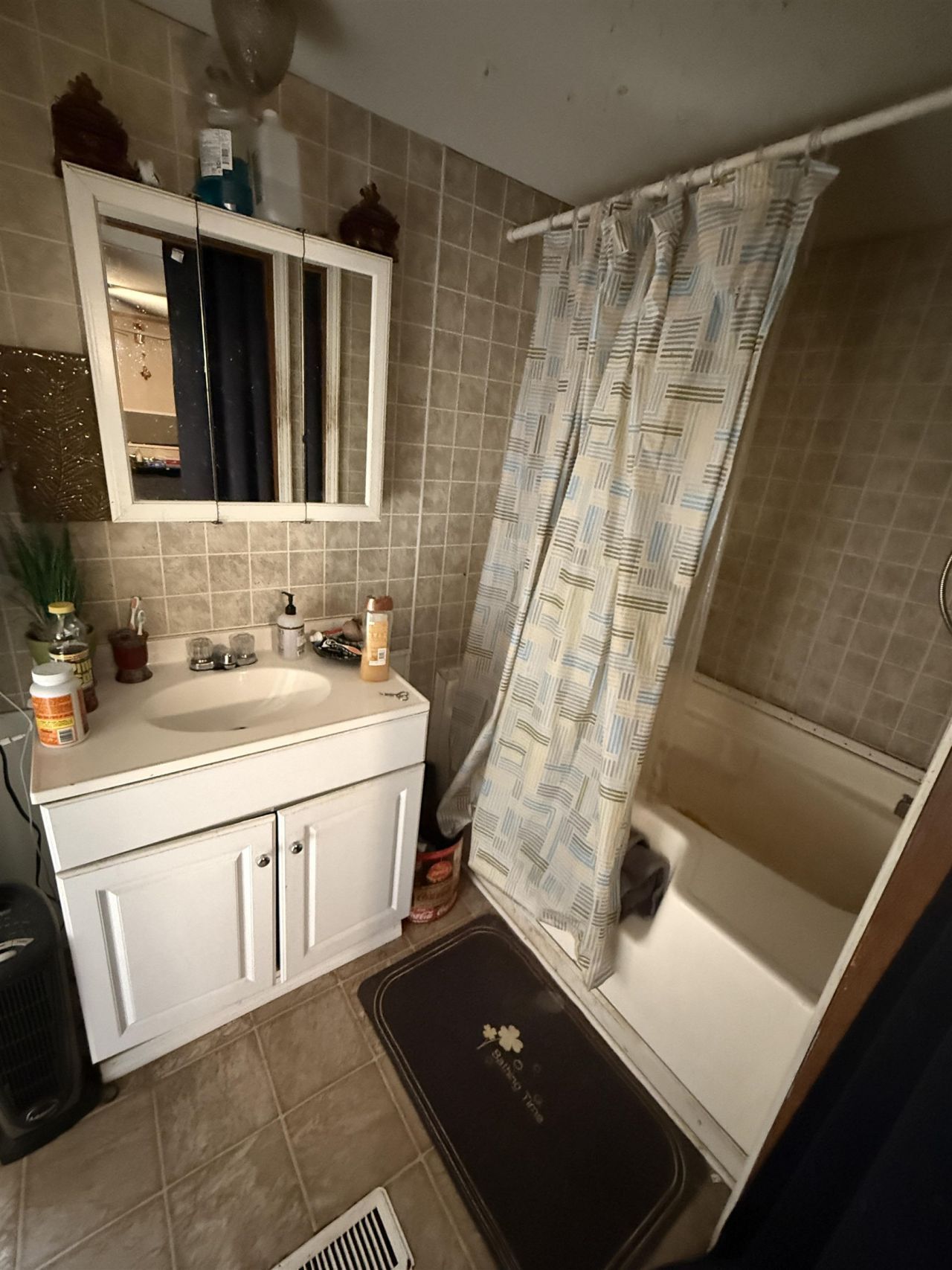 884 Hilander Dr.  Photo 16