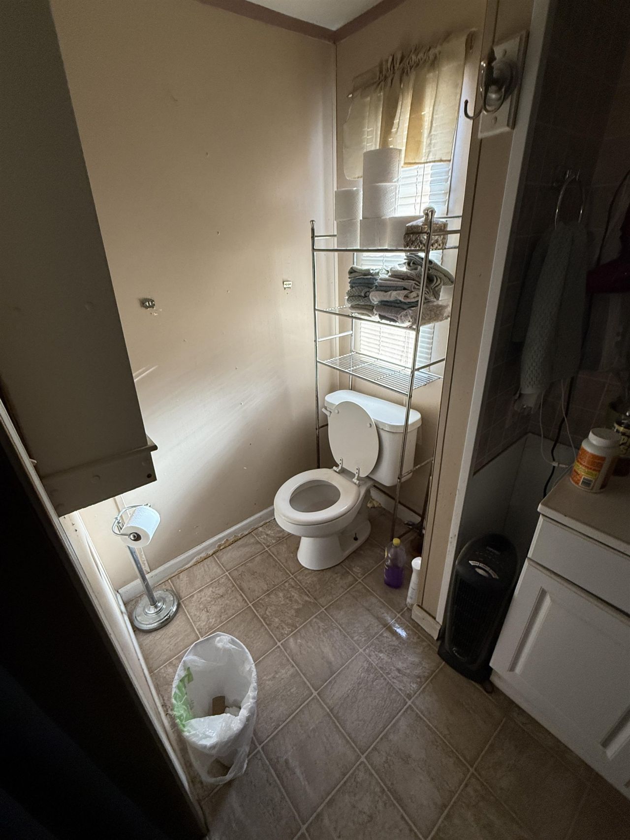 884 Hilander Dr.  Photo 17