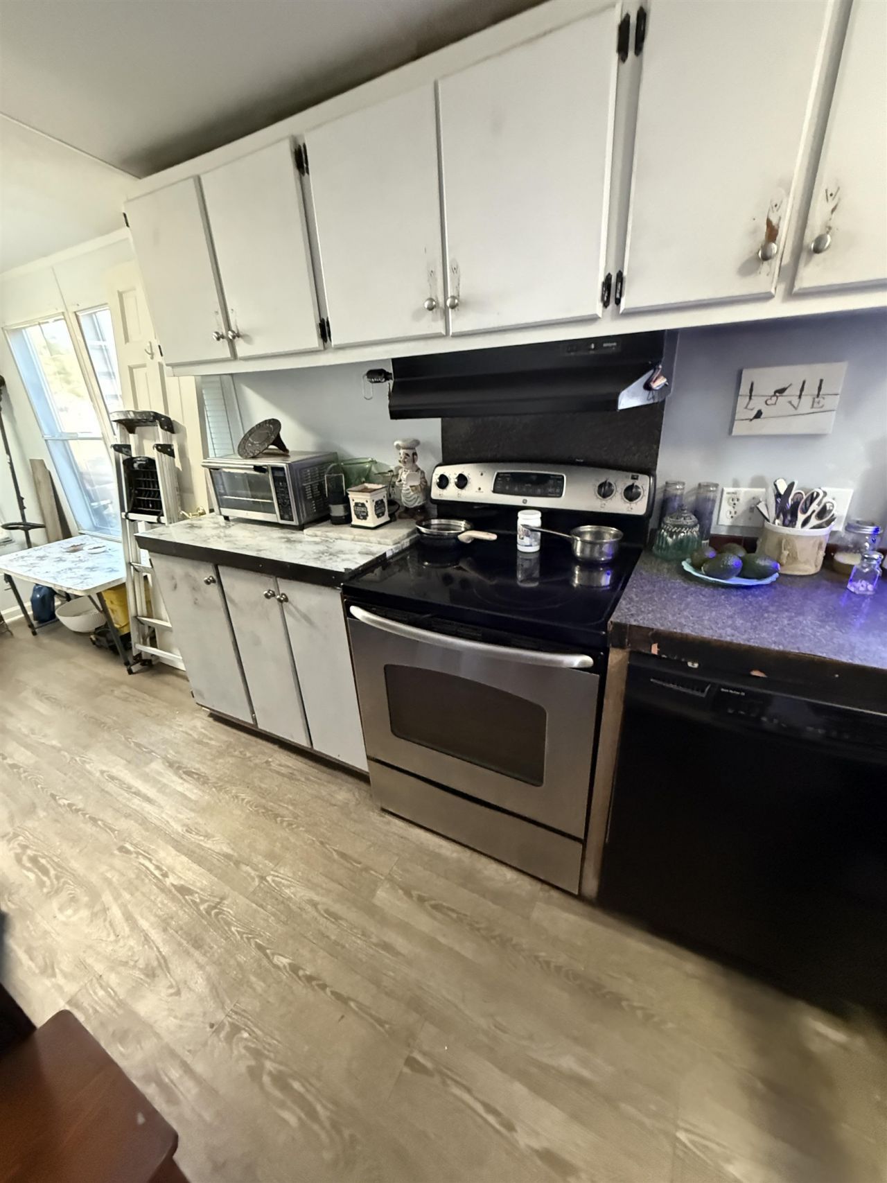 882 Hilander Dr. Photo 12