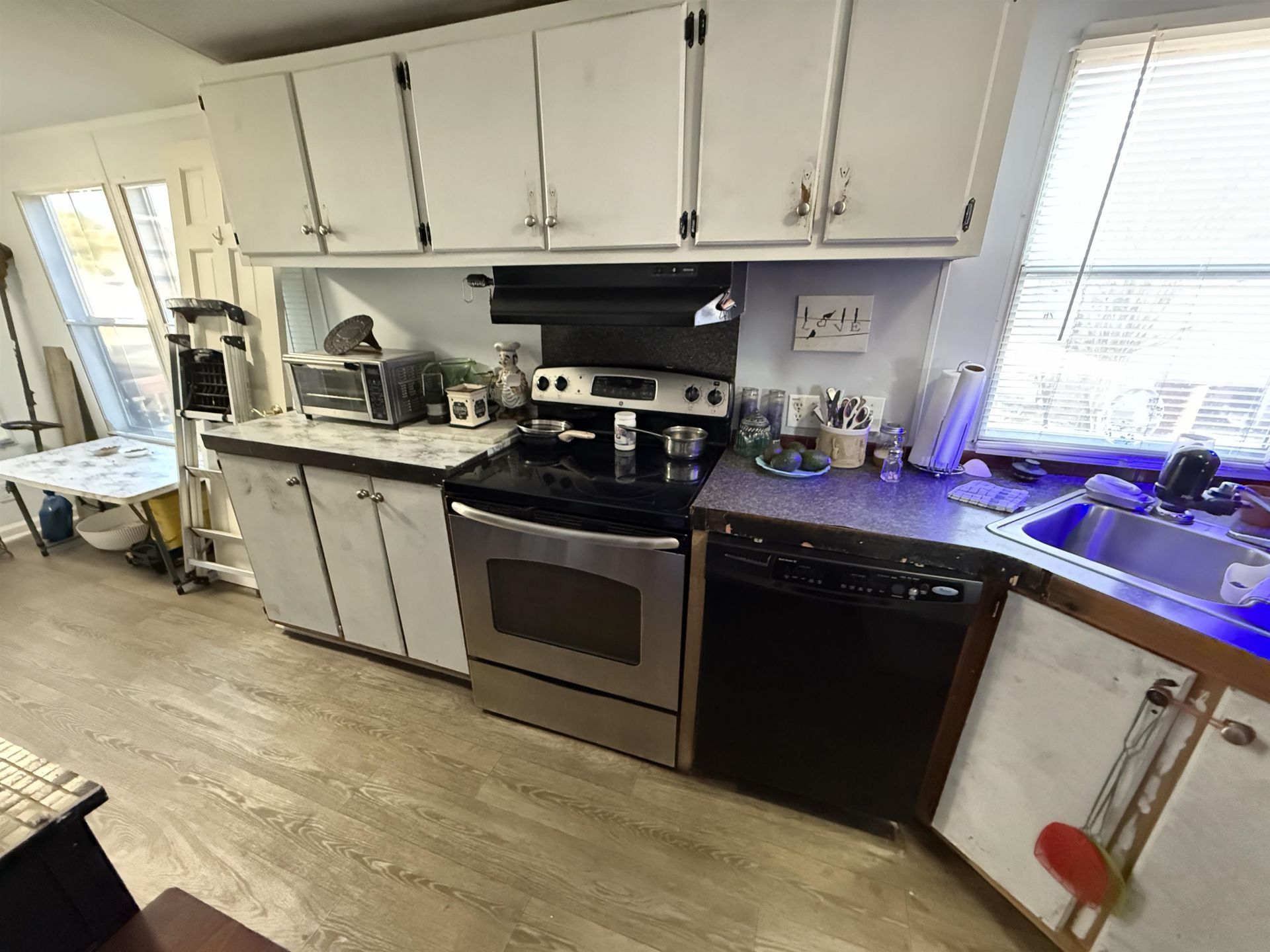 882 Hilander Dr. Photo 13