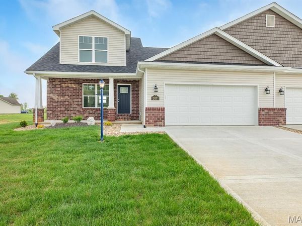 207 Wrigley Field Drive , Bethalto, IL 62010