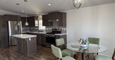 6705 Capitol Circle, Sacramento, CA 95828 Photo