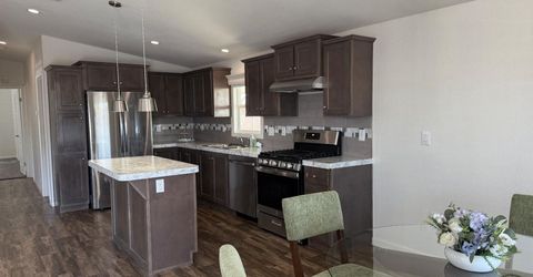 6705 Capitol Circle, Sacramento, CA 95828 Photo