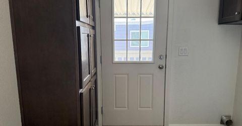 6705 Capitol Circle, Sacramento, CA 95828 Photo