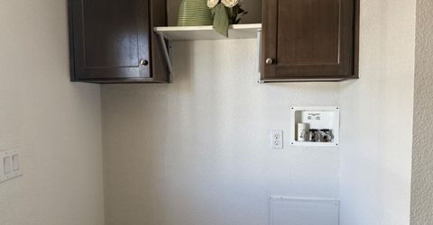 6705 Capitol Circle, Sacramento, CA 95828 Photo