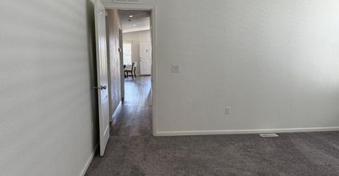 6705 Capitol Circle, Sacramento, CA 95828 Photo