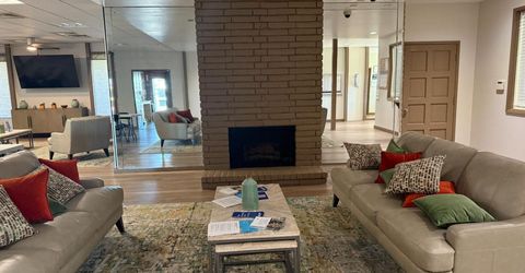 6705 Capitol Circle, Sacramento, CA 95828 Photo