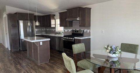 6705 Capitol Circle, Sacramento, CA 95828 Photo