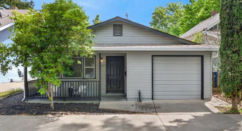 327 22nd St, Sacramento, CA 95816 Photo