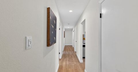 327 22nd St, Sacramento, CA 95816 Photo